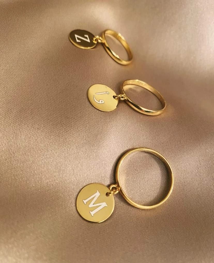 Prsten sa privjeskom